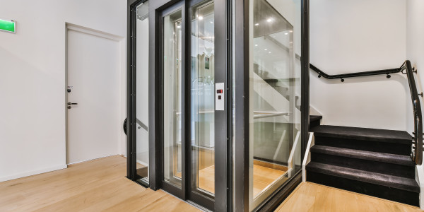 Diseño y Desarrollo de Proyectos  Vallbona d'Anoia · Instalación de Ascensor
